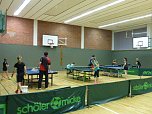Tischtennis für Alt und Jung (Foto: D. Lohmann) Tischtennis für Alt und Jung (Foto: D. Lohmann)