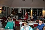 Weihnachtsmann kam mit Rentier (Foto: Karl-Heinz Herrmann) Weihnachtsmann kam mit Rentier (Foto: Karl-Heinz Herrmann)
