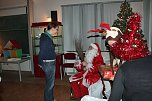 Weihnachtsmann kam mit Rentier (Foto: Karl-Heinz Herrmann) Weihnachtsmann kam mit Rentier (Foto: Karl-Heinz Herrmann)