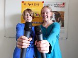 M&auml;dchen befragen Jungen im MEGEHA (Foto: OKN/Witzel)
