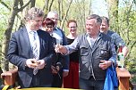 An der Salza kann man wieder spazieren (Foto: Angelo Glashagel)