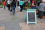 Gewimmel auf dem Pflanzenmarkt (Foto: Karl-Heinz Herrmann)