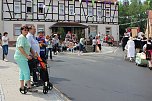 Impressionen vom Lindenblütenfest (Foto: Karl-Heinz Herrmann) Impressionen vom Lindenblütenfest (Foto: Karl-Heinz Herrmann)