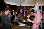 Gewichtiger Gast zum Oktoberfest im Autohaus Peter (Foto: AHP/Fischer) Gewichtiger Gast zum Oktoberfest im Autohaus Peter (Foto: AHP/Fischer)