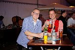 Gewichtiger Gast zum Oktoberfest im Autohaus Peter (Foto: AHP/Fischer) Gewichtiger Gast zum Oktoberfest im Autohaus Peter (Foto: AHP/Fischer)