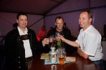 Gewichtiger Gast zum Oktoberfest im Autohaus Peter (Foto: AHP/Fischer) Gewichtiger Gast zum Oktoberfest im Autohaus Peter (Foto: AHP/Fischer)
