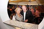 Gewichtiger Gast zum Oktoberfest im Autohaus Peter (Foto: AHP/Fischer) Gewichtiger Gast zum Oktoberfest im Autohaus Peter (Foto: AHP/Fischer)