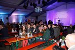 Gewichtiger Gast zum Oktoberfest im Autohaus Peter (Foto: AHP/Fischer) Gewichtiger Gast zum Oktoberfest im Autohaus Peter (Foto: AHP/Fischer)