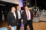 Gewichtiger Gast zum Oktoberfest im Autohaus Peter (Foto: AHP/Fischer) Gewichtiger Gast zum Oktoberfest im Autohaus Peter (Foto: AHP/Fischer)