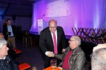 Gewichtiger Gast zum Oktoberfest im Autohaus Peter (Foto: AHP/Fischer) Gewichtiger Gast zum Oktoberfest im Autohaus Peter (Foto: AHP/Fischer)
