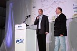 Gewichtiger Gast zum Oktoberfest im Autohaus Peter (Foto: AHP/Fischer) Gewichtiger Gast zum Oktoberfest im Autohaus Peter (Foto: AHP/Fischer)