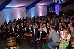 Gewichtiger Gast zum Oktoberfest im Autohaus Peter (Foto: AHP/Fischer) Gewichtiger Gast zum Oktoberfest im Autohaus Peter (Foto: AHP/Fischer)