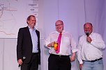 Gewichtiger Gast zum Oktoberfest im Autohaus Peter (Foto: AHP/Fischer) Gewichtiger Gast zum Oktoberfest im Autohaus Peter (Foto: AHP/Fischer)