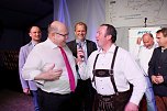 Gewichtiger Gast zum Oktoberfest im Autohaus Peter (Foto: AHP/Fischer) Gewichtiger Gast zum Oktoberfest im Autohaus Peter (Foto: AHP/Fischer)