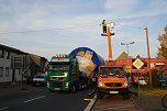 Um auf alle Eventualitäten unterwegs reagieren zu können, müssen Handwerker, Werkstattwagen und sogar ein Hebebühnenfahrzeug mit auf Reisen gehen. (Foto: Jochen Miche) Um auf alle Eventualitäten unterwegs reagieren zu können, müssen Handwerker, Werkstattwagen und sogar ein Hebebühnenfahrzeug mit auf Reisen gehen. (Foto: Jochen Miche)