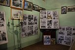 Eine Ausstellung mit beeindruckenden Werken des Hettstedter Dipl. Grafikers Hans-Werner Scharf erg&auml;nzte die Andacht am Reformationstag. (Foto: Jochen Miche)