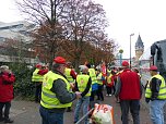 Demonstranten machten Druck (Foto: Harald Buntfu&szlig;)