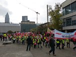 Demonstranten machten Druck (Foto: Harald Buntfu&szlig;)