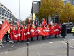 Demonstranten machten Druck (Foto: Harald Buntfu&szlig;)