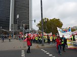 Demonstranten machten Druck (Foto: Harald Buntfu&szlig;)