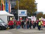 Demonstranten machten Druck (Foto: Harald Buntfu&szlig;)