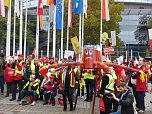 Demonstranten machten Druck (Foto: Harald Buntfu&szlig;)