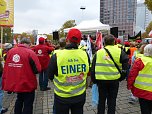 Demonstranten machten Druck (Foto: Harald Buntfu&szlig;)