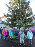 Helbespatzen schm&uuml;ckten den Ebelebener Weihnachtsbaum (Foto: Helbespatzen)
