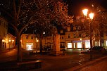 Wohltuend: Dezent und ohne Kitsch schmückt Hettstedt seinen Markt weihnachtlich. (Foto: Jochen Miche) Wohltuend: Dezent und ohne Kitsch schmückt Hettstedt seinen Markt weihnachtlich. (Foto: Jochen Miche)