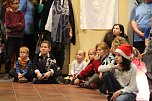 Vom Advenstkranz bis zum selbstgebackenen Pl&auml;tzchen konnte man auf dem Weihnachtsbasar der Nordh&auml;user Petersbergschule viel entdecken und naschen (Foto: Angelo Glashagel)