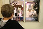 Vom Advenstkranz bis zum selbstgebackenen Pl&auml;tzchen konnte man auf dem Weihnachtsbasar der Nordh&auml;user Petersbergschule viel entdecken und naschen (Foto: Angelo Glashagel)