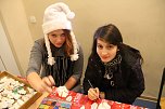 Vom Advenstkranz bis zum selbstgebackenen Pl&auml;tzchen konnte man auf dem Weihnachtsbasar der Nordh&auml;user Petersbergschule viel entdecken und naschen (Foto: Angelo Glashagel)