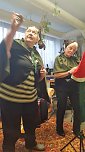 Mit "Bebraer Singv&ouml;geln" gefeiert (Foto: Carolin Eberth)