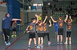 In der Nordh&auml;user Wiedigsburghalle trafen sich am Sonntag die im Schulprojekt Kinder von der Stra&szlig;e � Kommt wir spielen Handball aktiven M&auml;dchen und Jungen der 3. und 4. Grundschulklassen zum ersten Miniturnier im neuen Trainingsjahr. (Foto: Uwe Tittel)