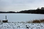 Gefährlicher Leichtsinn auf Parkteich (Foto: Karl-Heinz Herrmann) Gefährlicher Leichtsinn auf Parkteich (Foto: Karl-Heinz Herrmann)