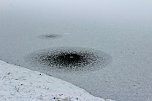 Gefährlicher Leichtsinn auf Parkteich (Foto: Karl-Heinz Herrmann) Gefährlicher Leichtsinn auf Parkteich (Foto: Karl-Heinz Herrmann)