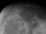 Ganz nah dran am Mond - geht auch vom Boden aus (Foto: Peter Blei)