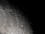 Ganz nah dran am Mond - geht auch vom Boden aus (Foto: Peter Blei)