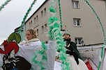 N&auml;rrinnen und Narren trotzen Wetter (1) (Foto: Karl-Heinz Herrmann)