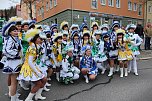 N&auml;rrinnen und Narren trotzen Wetter (1) (Foto: Karl-Heinz Herrmann)