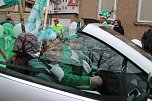 N&auml;rrinnen und Narren trotzen Wetter (1) (Foto: Karl-Heinz Herrmann)