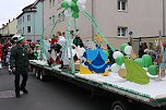 N&auml;rrinnen und Narren trotzen Wetter (1) (Foto: Karl-Heinz Herrmann)