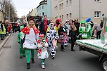 N&auml;rrinnen und Narren trotzen Wetter (1) (Foto: Karl-Heinz Herrmann)