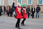 N&auml;rrinnen und Narren trotzen Wetter (1) (Foto: Karl-Heinz Herrmann)