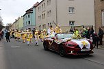 N&auml;rrinnen und Narren trotzen Wetter (1) (Foto: Karl-Heinz Herrmann)