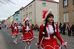 N&auml;rrinnen und Narren trotzen Wetter (1) (Foto: Karl-Heinz Herrmann)