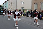 N&auml;rrinnen und Narren trotzen Wetter (1) (Foto: Karl-Heinz Herrmann)