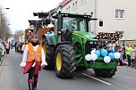 N&auml;rrinnen und Narren trotzen Wetter (1) (Foto: Karl-Heinz Herrmann)