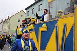 N&auml;rrinnen und Narren trotzen Wetter (2) (Foto: Karl-Heinz Herrmann)