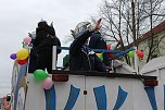 N&auml;rrinnen und Narren trotzen Wetter (2) (Foto: Karl-Heinz Herrmann)